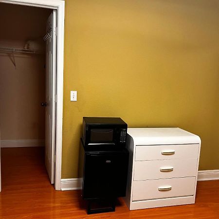 Spotless Guest Room With Shared Bathroom 올랜도 외부 사진