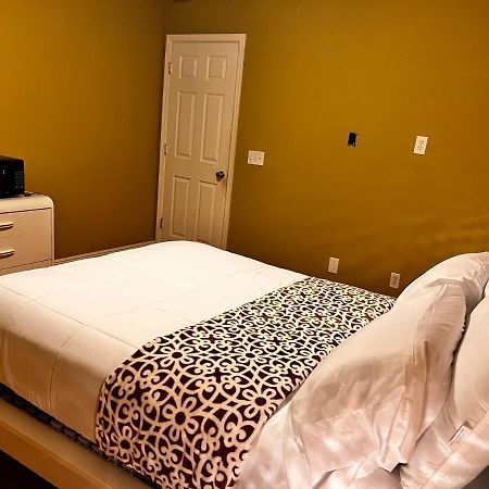 Spotless Guest Room With Shared Bathroom 올랜도 외부 사진
