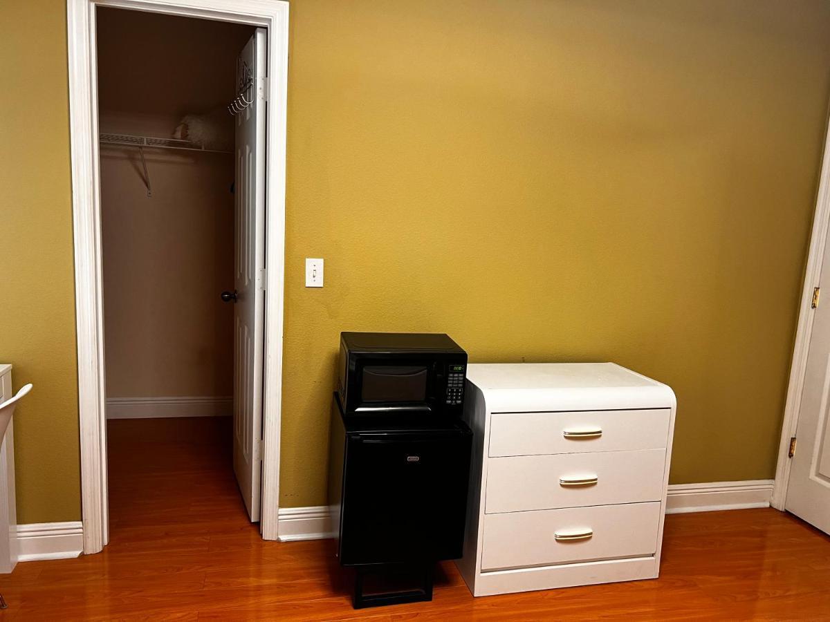 Spotless Guest Room With Shared Bathroom 올랜도 외부 사진